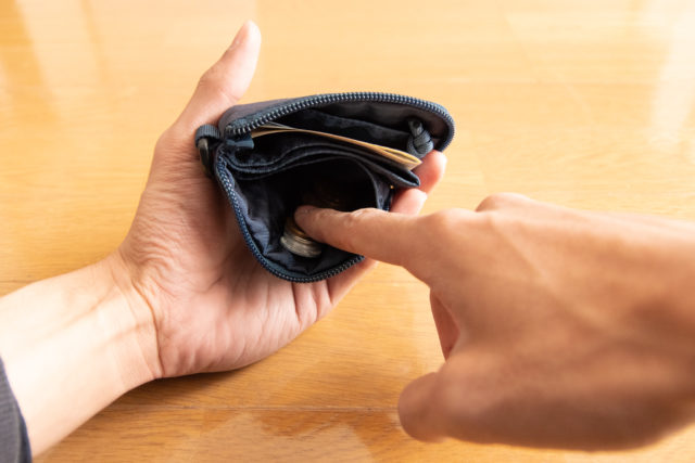 ブリーフィングのコインパースはアウトドアでも使える実用的なミニ財布